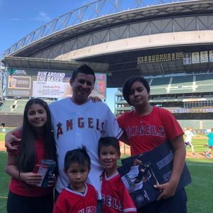 Meet your Posher, Victor